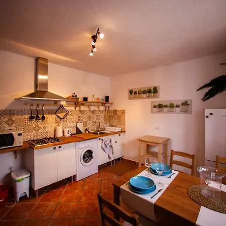 Casa Dante * Тиас